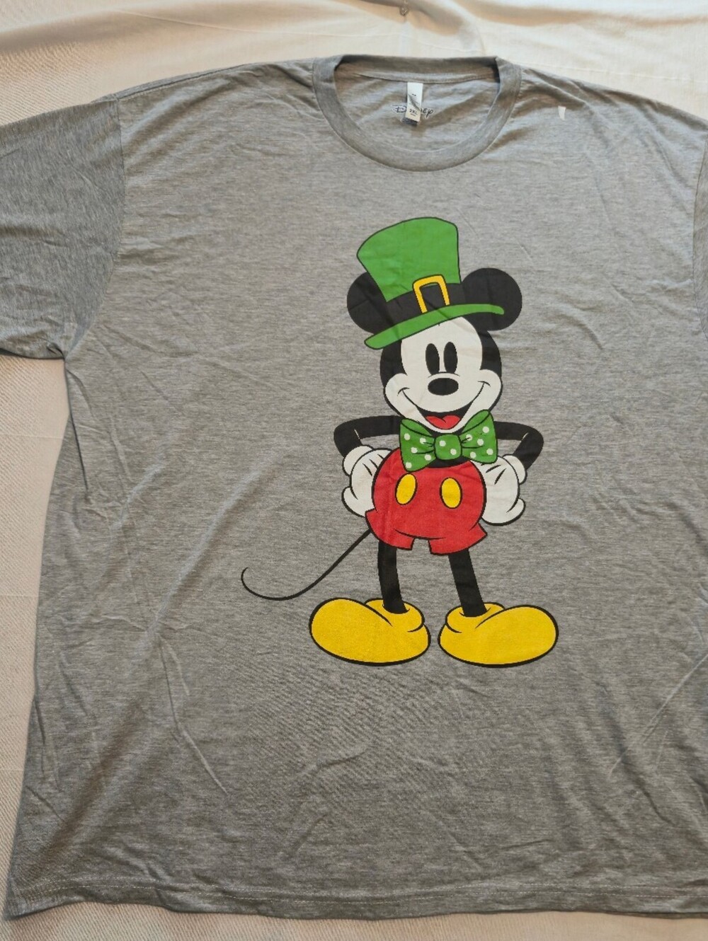 Disney 2XL Gray T-Shirt with Mickey Mouse St. Patrick's Day Design New